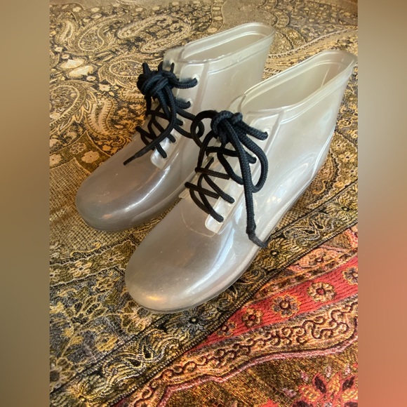 Jelly Ankle Boots Clear & Black Laces size Woman’s 9 - Picture 2 of 7
